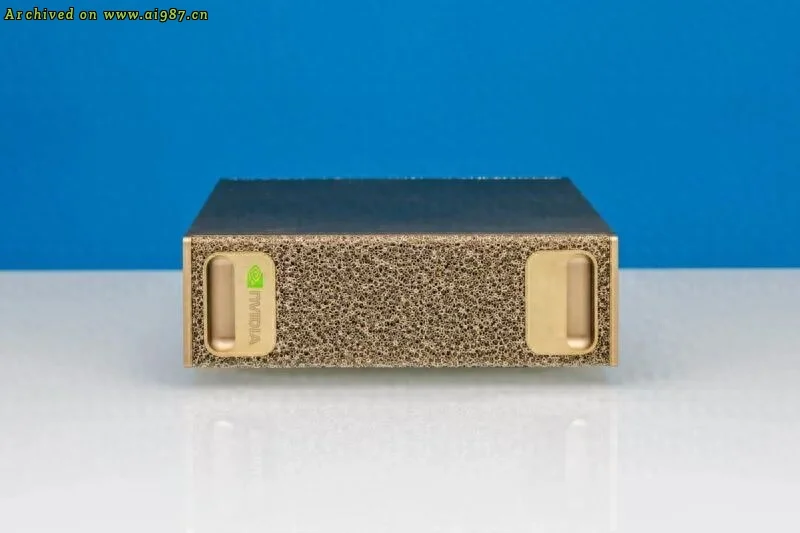 NVIDIA DGX Spark 评测：首款PC太酷了